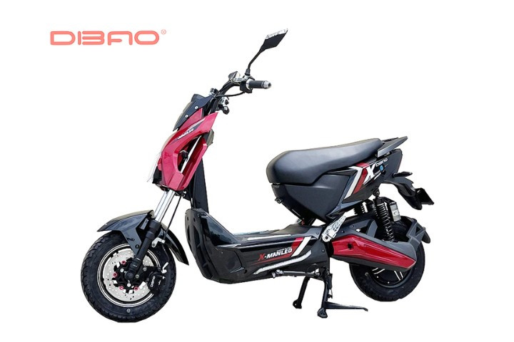 Xe m&aacute;y điện Dibao Xman-LEO sở hữu lốp kh&ocirc;ng săm bền bỉ