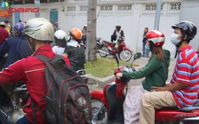 chở 3 bị phạt bao nhi&ecirc;u tiền