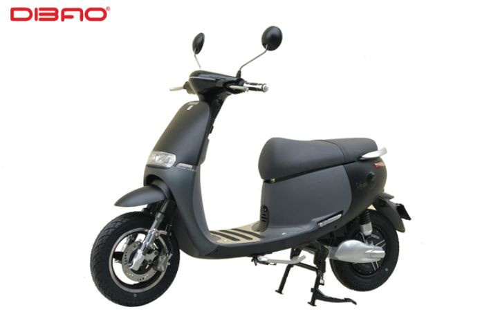 Tại th&acirc;n xe được trang bị nhiều n&uacute;t bấm quan trọng