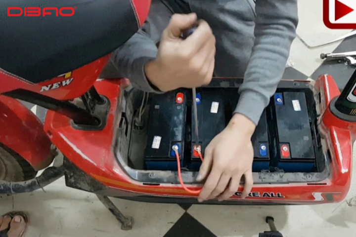 B&igrave;nh ắc quy bị hỏng sẽ khiến xe bị mất nguồn điện&nbsp;