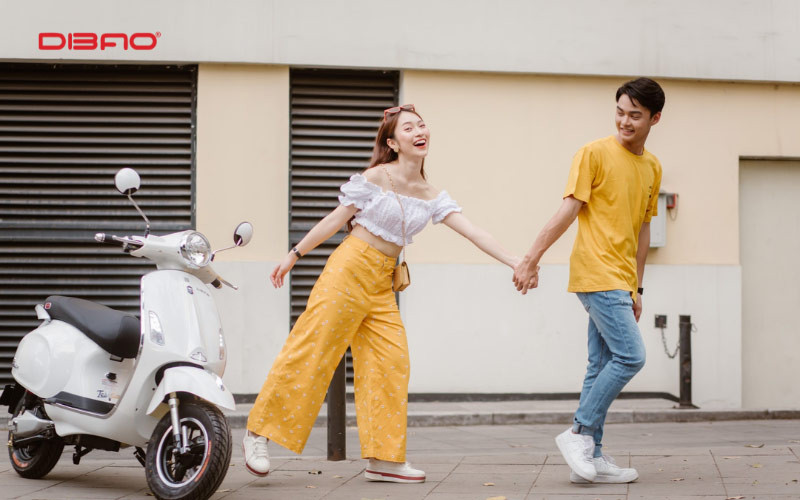 Hiệu suất của xe m&aacute;y điện thường mạnh hơn so với xe đạp điện