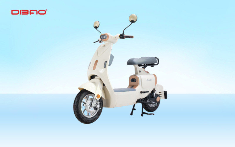 Xe điện m&agrave;u be Dibao Ella c&oacute; b&agrave;n đạp