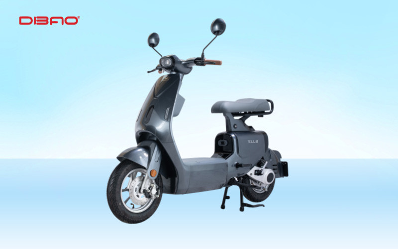 Xe điện m&agrave;u x&aacute;m c&oacute; b&agrave;n đạp Dibao Ella