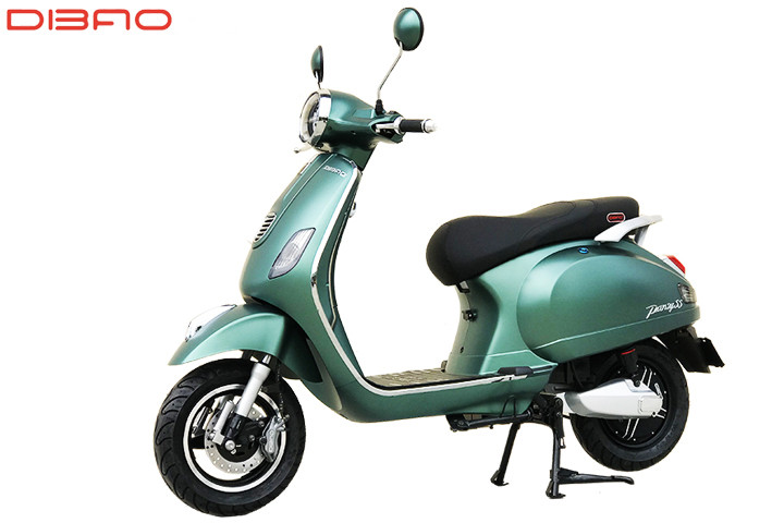 Xe m&aacute;y hợp mệnh Mộc c&oacute; thể chọn m&agrave;u xanh hay xanh đen
