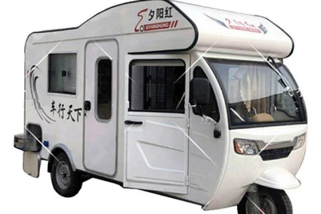 [MÙA COVID] Chiêm ngưỡng mẫu xe ba bánh chạy bằng điện đặc biệt siêu an toàn
