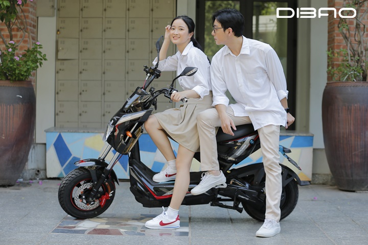 Dibao Pansy S được trang bị đ&egrave;n full LED si&ecirc;u s&aacute;ng, hỗ trợ t&iacute;ch cực khi đi ban đ&ecirc;m